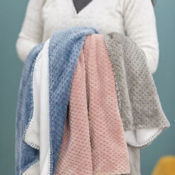 Nattou - Couverture Plaid Bébé 100 X 75 Cm Bleu Blanc 7 Nattou - Couverture Plaid Bébé 100 X 75 Cm Bleu Blanc -Jouets En Peluche Boutique couverture20plaid20bebe2010020x207520cm20bleu20blanc 2