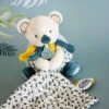 Doudou Et Compagnie - Yoca Le Koala - Doudou Mouchoir 2 Doudou Et Compagnie - Yoca Le Koala - Doudou Mouchoir -Jouets En Peluche Boutique yoca20koala2020mouchoir